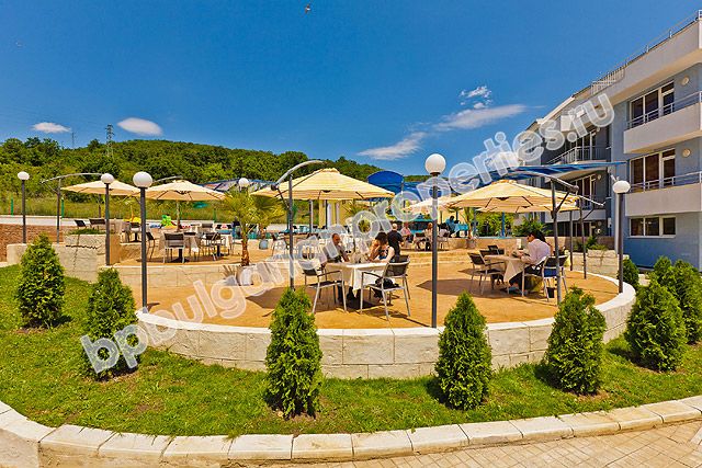 Luxury houses for sale in a village complex close to the sea in the resort Kosharitsa