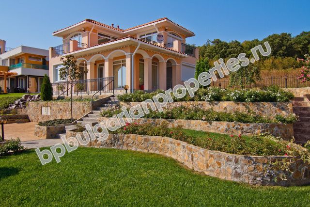 Luxury houses for sale in a village complex close to the sea in the resort Kosharitsa