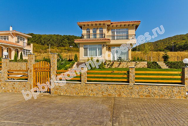 Luxury houses for sale in a village complex close to the sea in the resort Kosharitsa