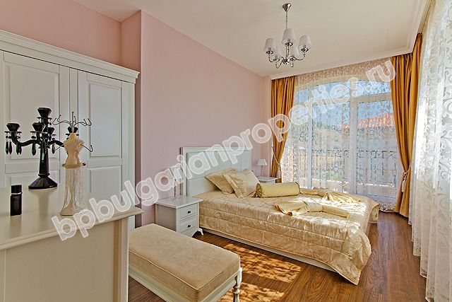 Luxury houses for sale in a village complex close to the sea in the resort Kosharitsa