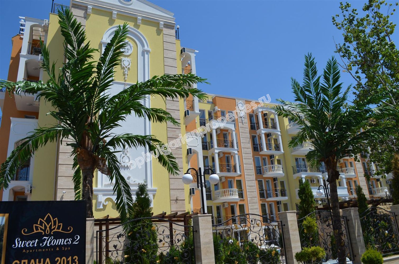 Luxury furnished apartments for sale in the resort Sunny Beach