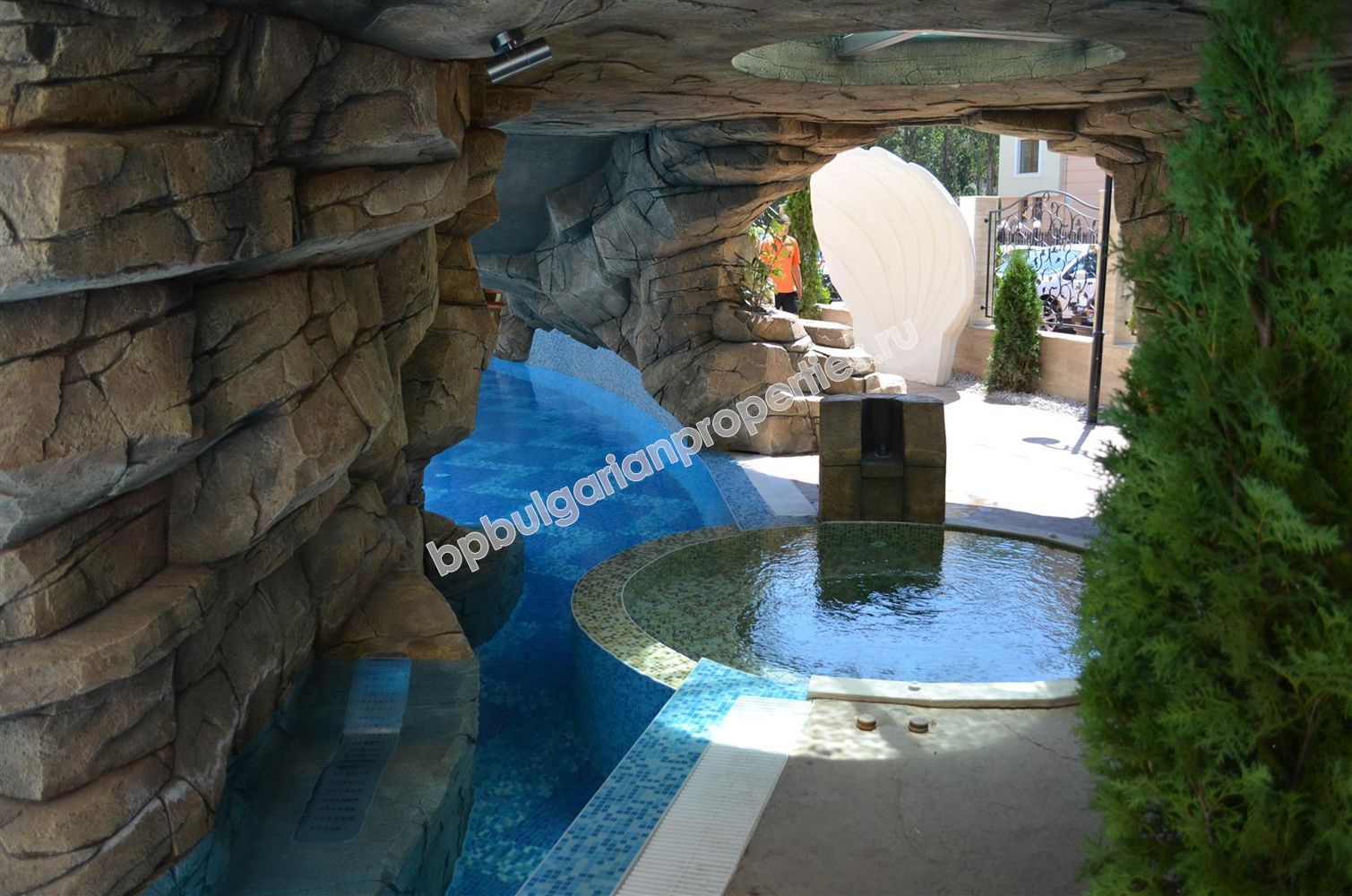 Luxury furnished apartments for sale in the resort Sunny Beach