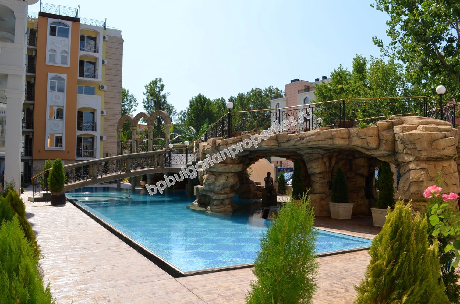 Luxury furnished apartments for sale in the resort Sunny Beach