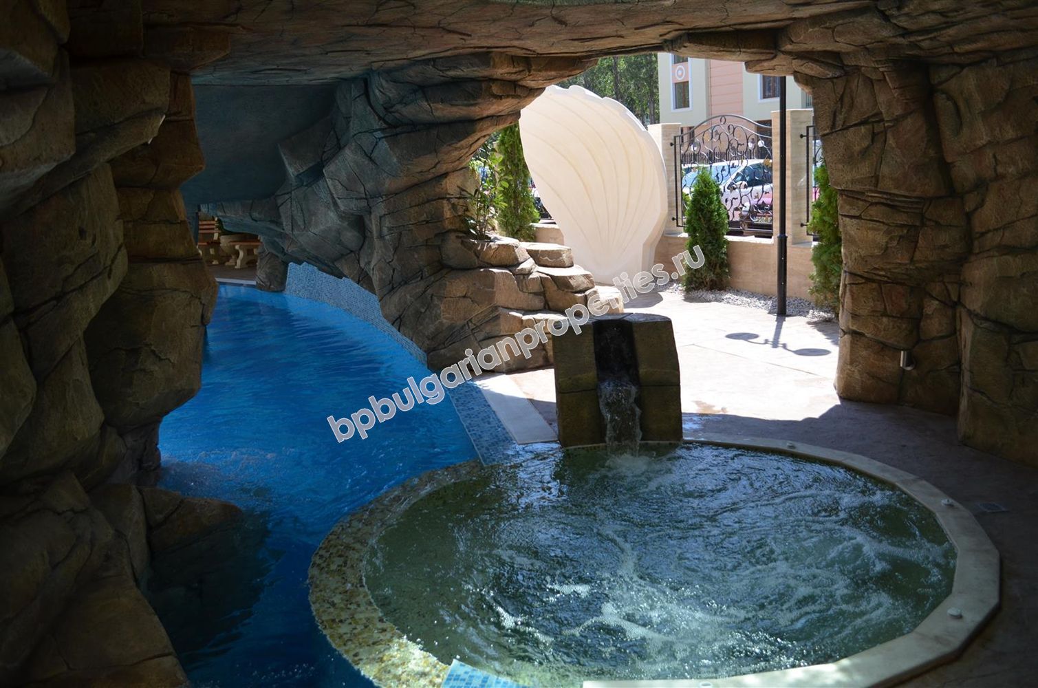 Luxury furnished apartments for sale in the resort Sunny Beach