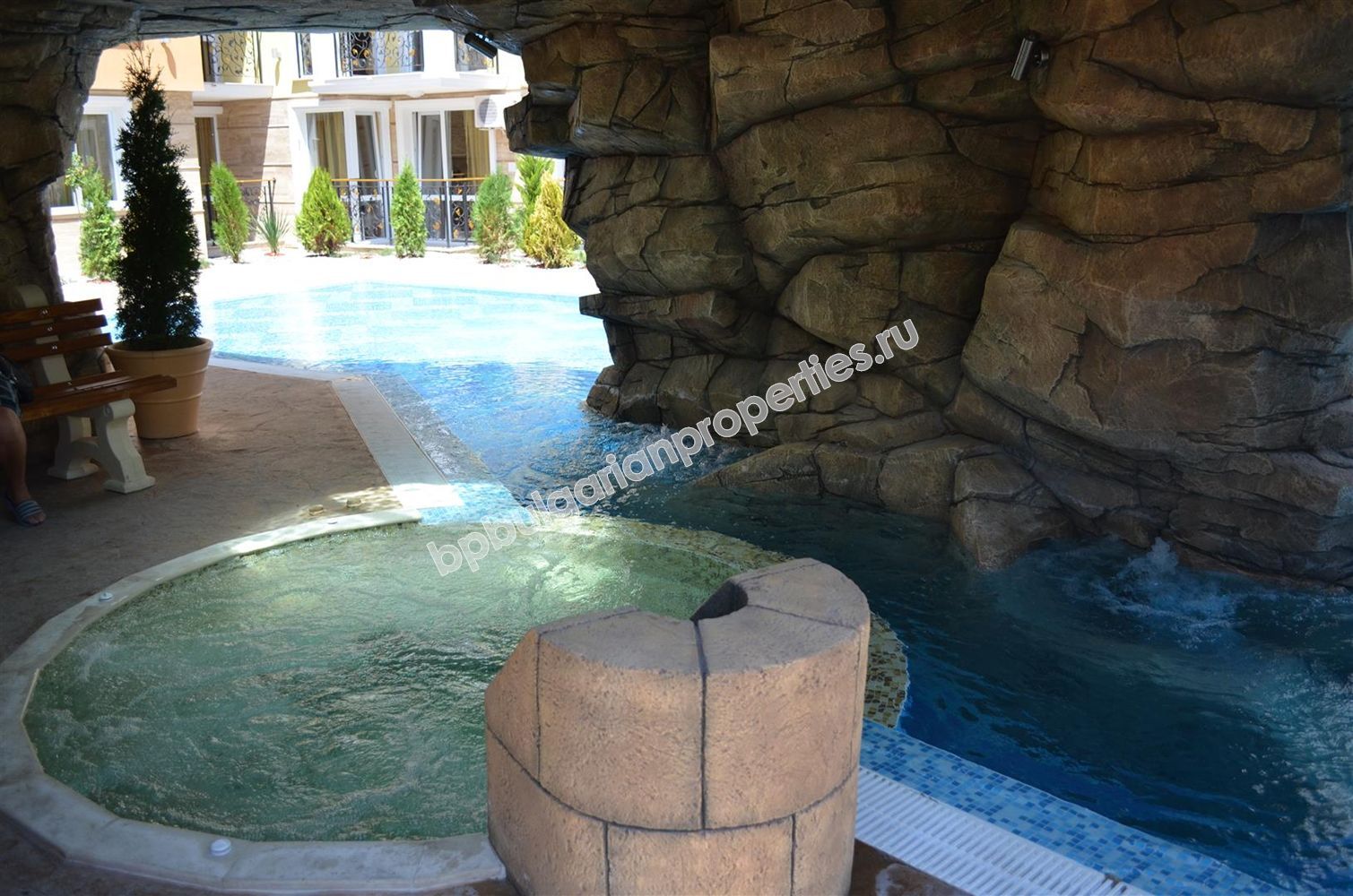 Luxury furnished apartments for sale in the resort Sunny Beach