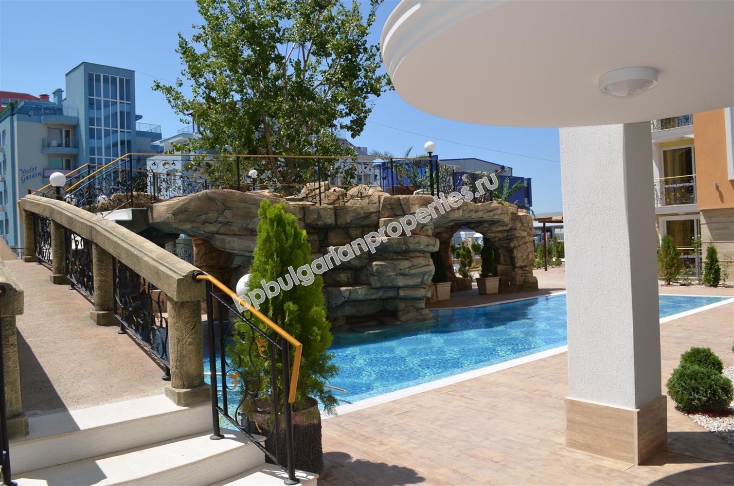 Luxury furnished apartments for sale in the resort Sunny Beach