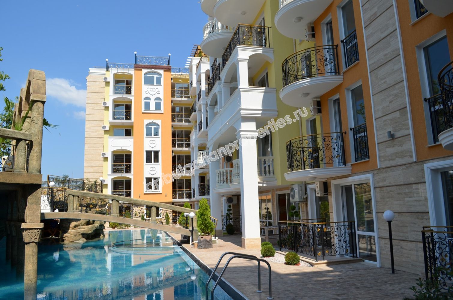 Luxury furnished apartments for sale in the resort Sunny Beach