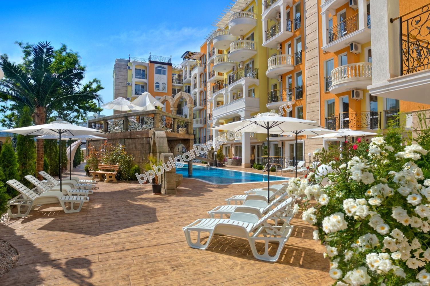 Luxury furnished apartments for sale in the resort Sunny Beach
