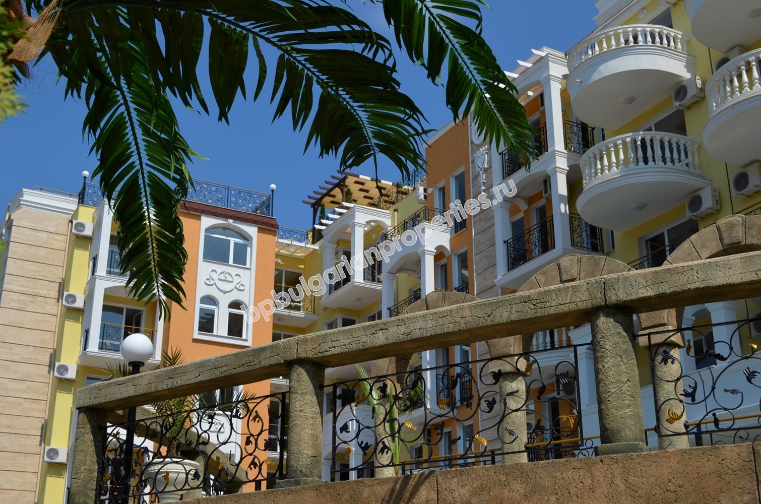 Luxury furnished apartments for sale in the resort Sunny Beach