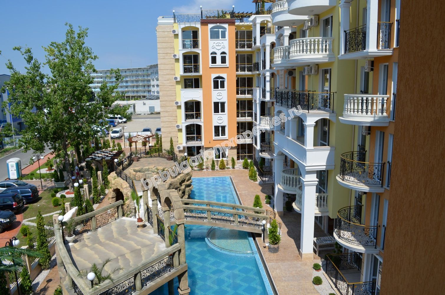 Luxury furnished apartments for sale in the resort Sunny Beach