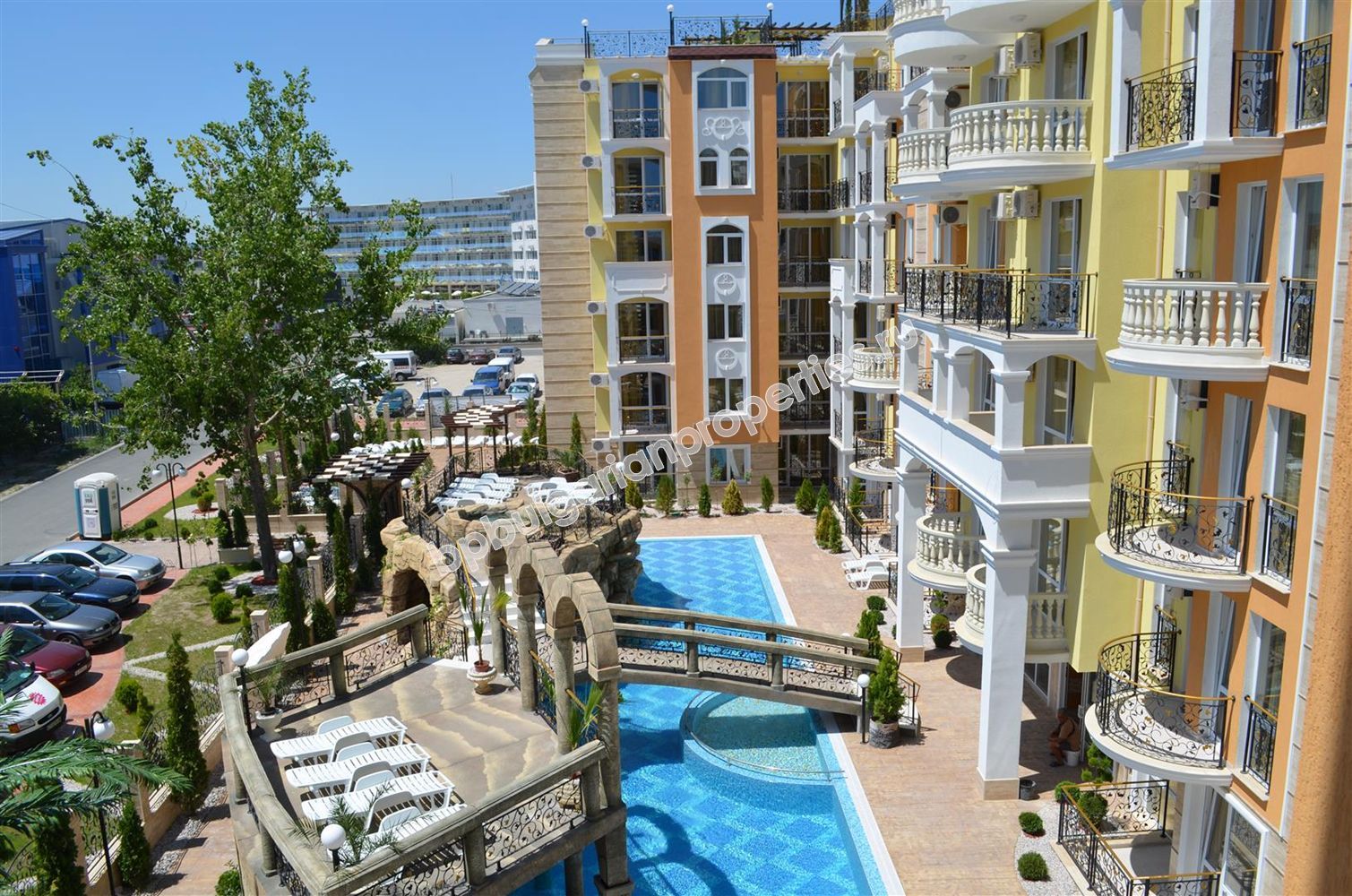 Luxury furnished apartments for sale in the resort Sunny Beach