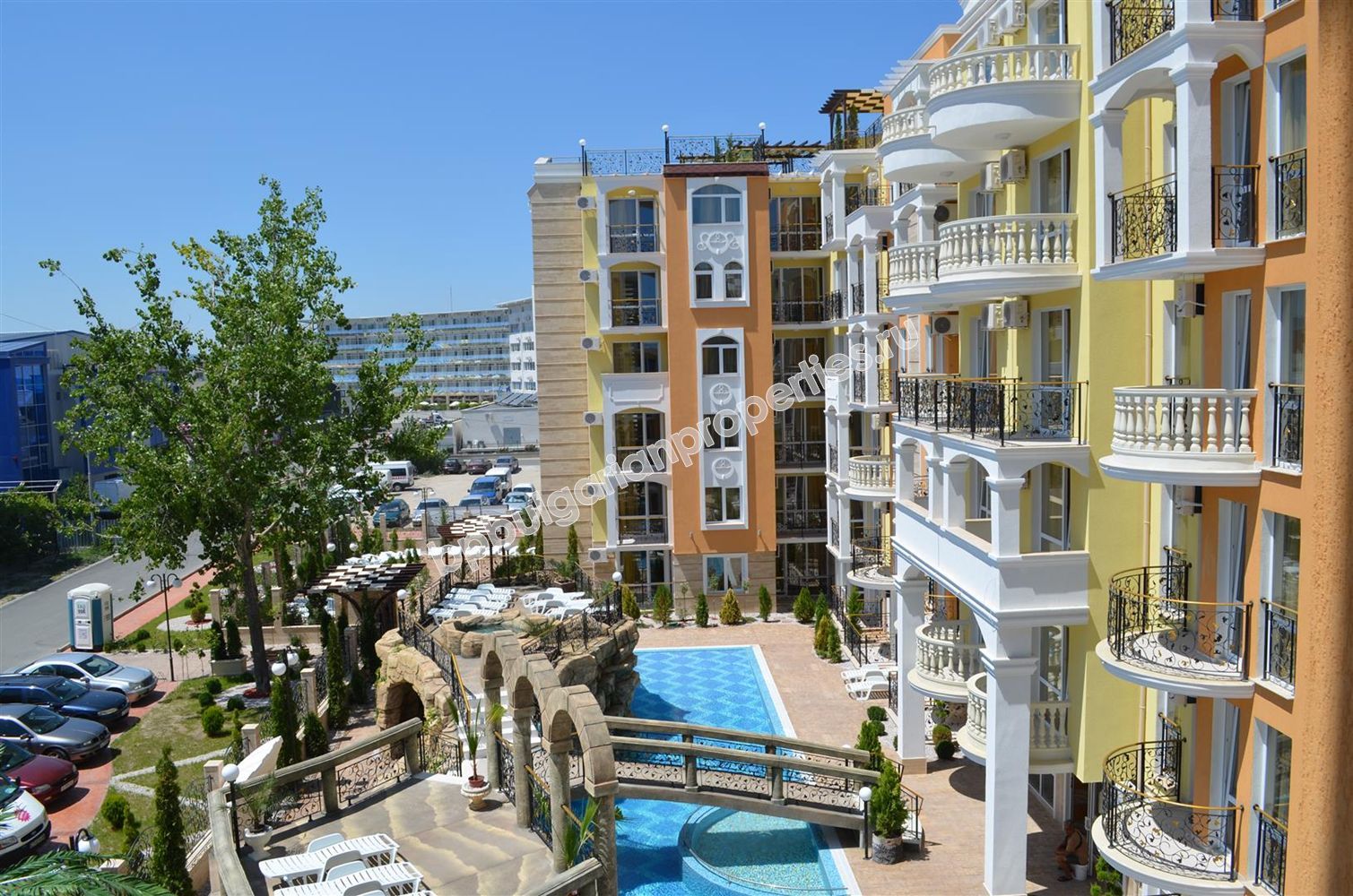 Luxury furnished apartments for sale in the resort Sunny Beach