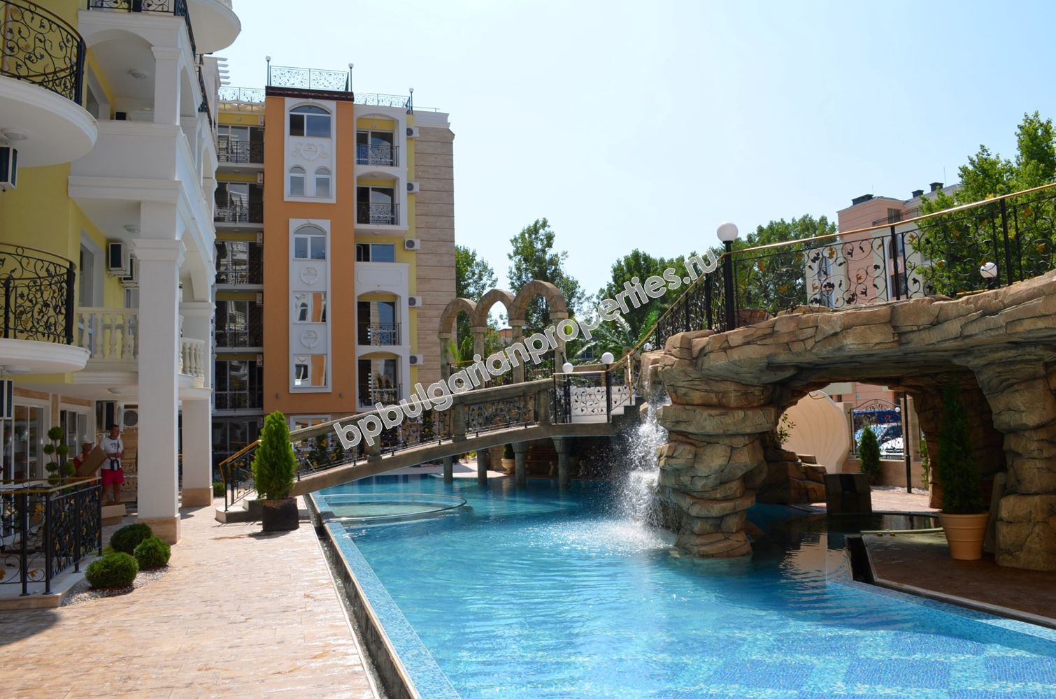 Luxury furnished apartments for sale in the resort Sunny Beach