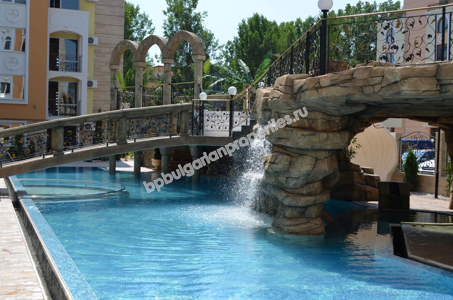 Luxury furnished apartments for sale in the resort Sunny Beach