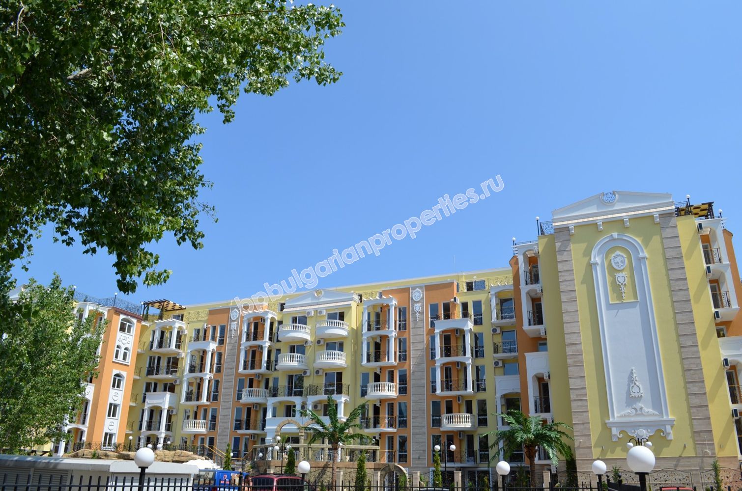 Luxury furnished apartments for sale in the resort Sunny Beach
