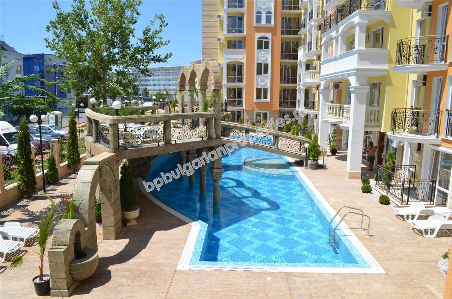 Luxury furnished apartments for sale in the resort Sunny Beach