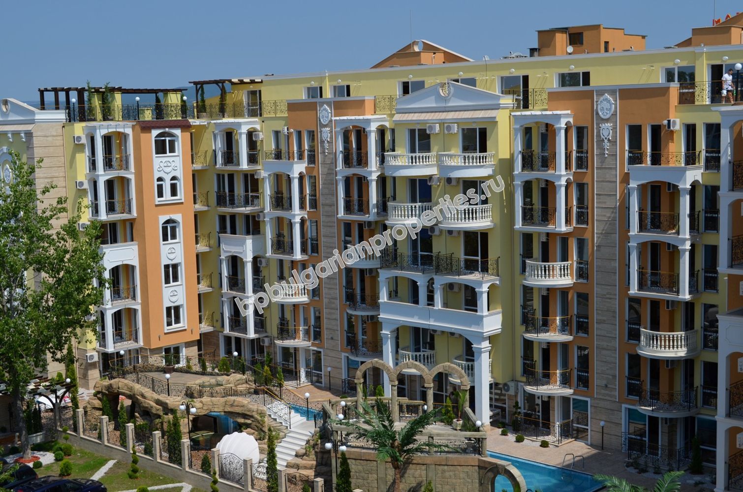 Luxury furnished apartments for sale in the resort Sunny Beach