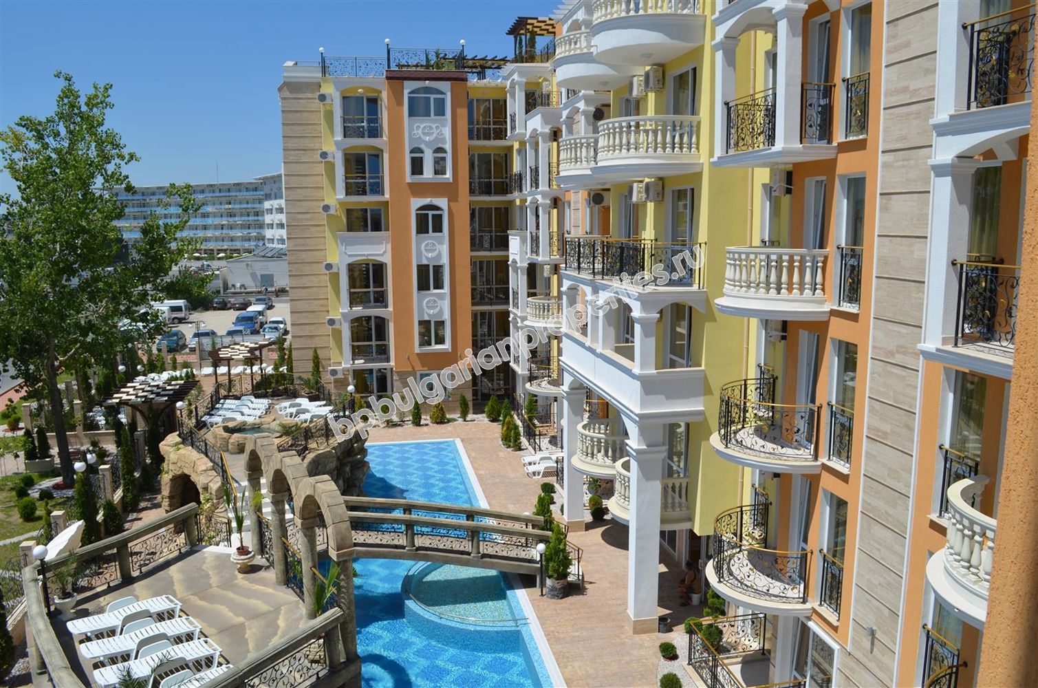 Luxury furnished apartments for sale in the resort Sunny Beach