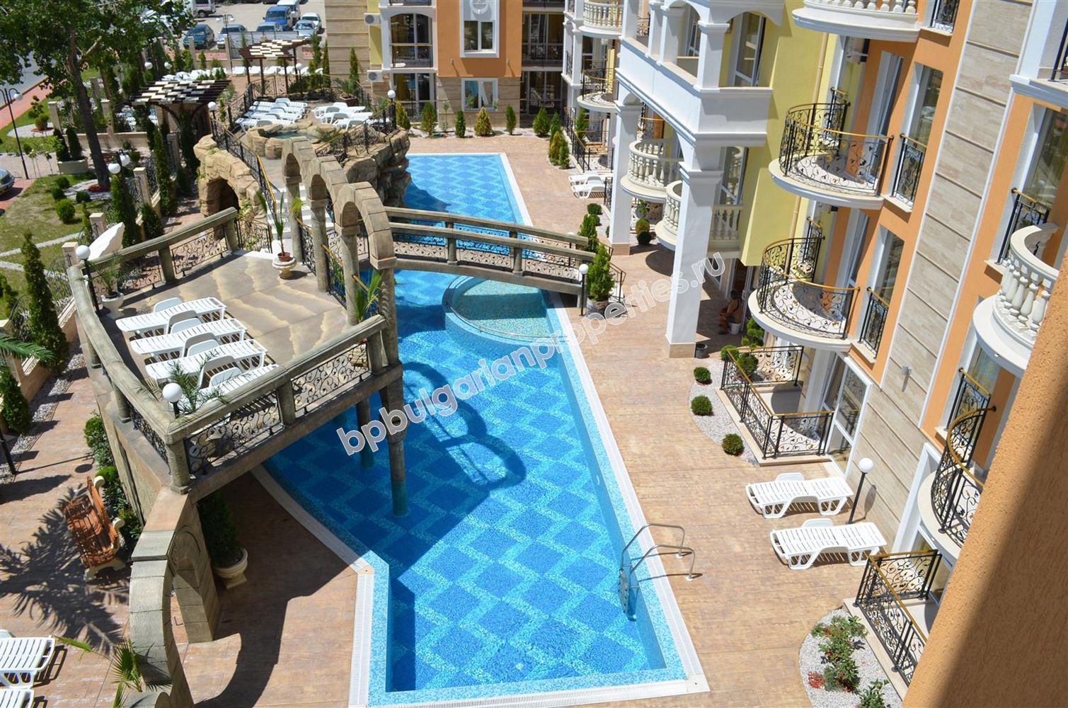 Luxury furnished apartments for sale in the resort Sunny Beach