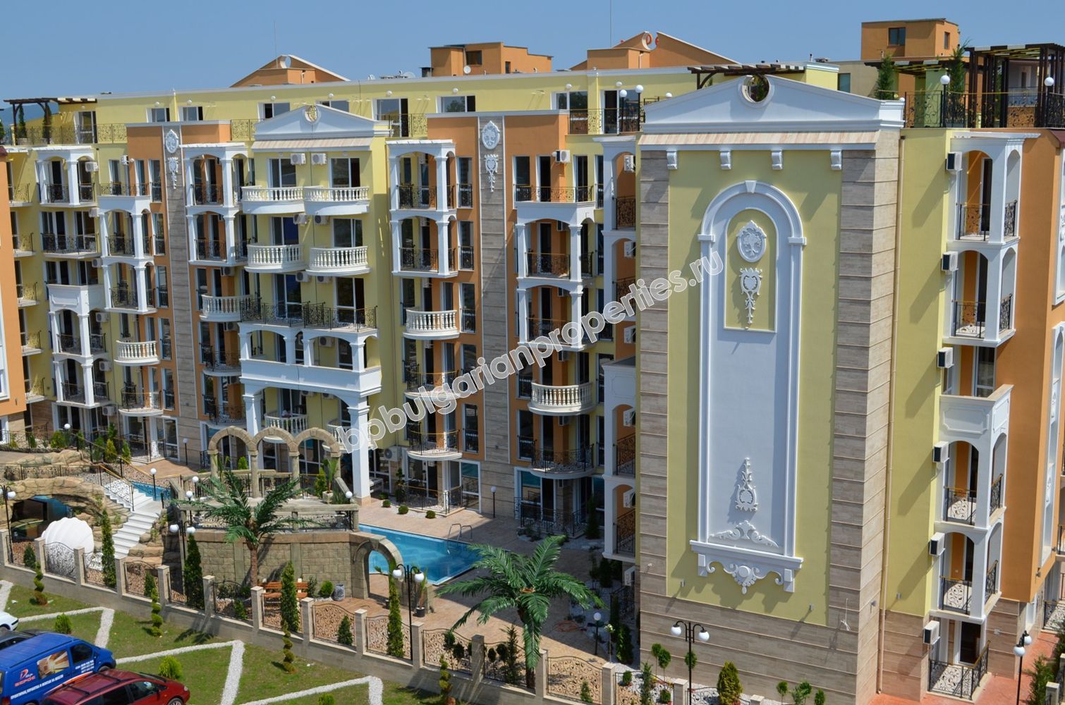Luxury furnished apartments for sale in the resort Sunny Beach