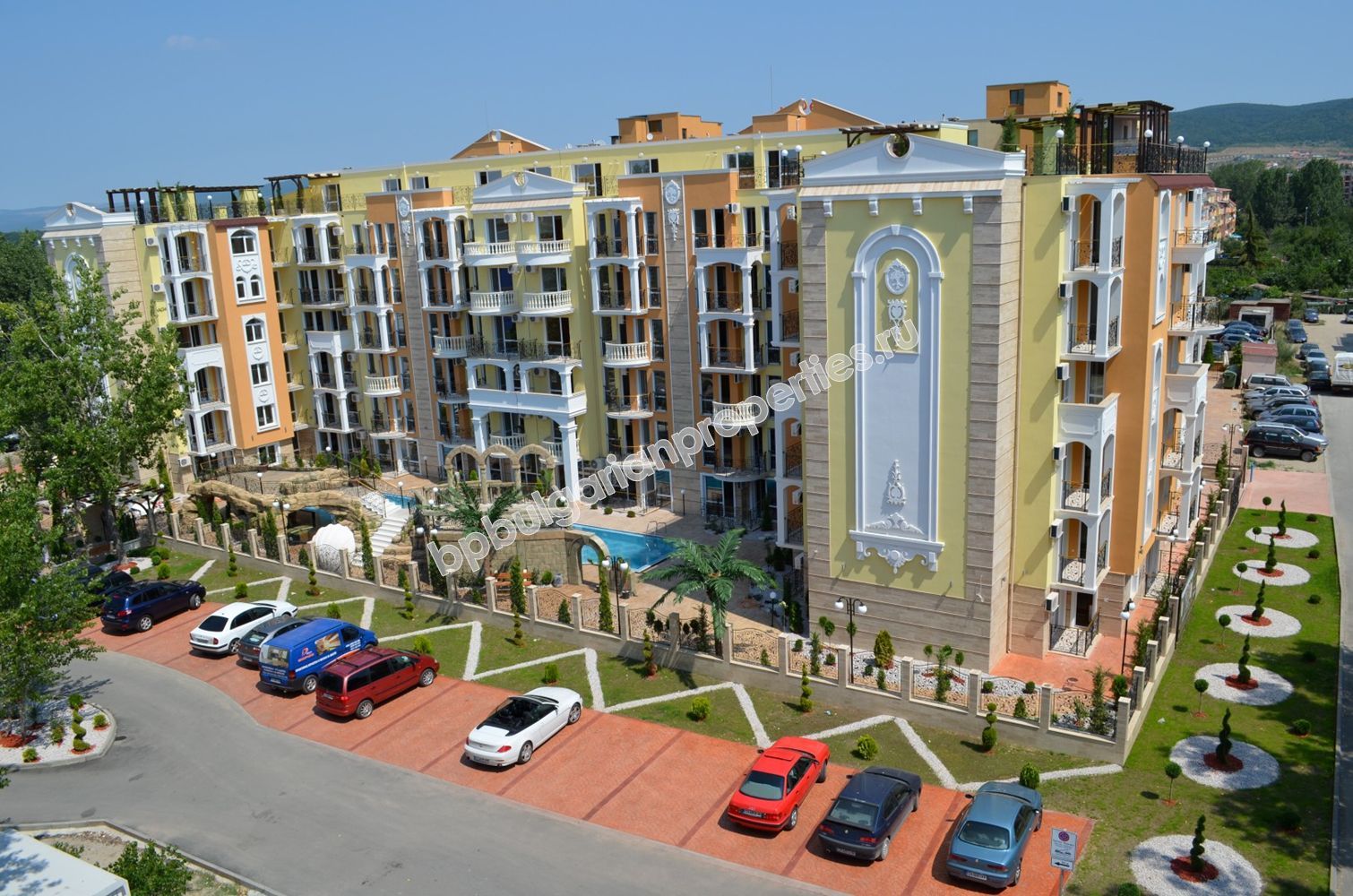 Luxury furnished apartments for sale in the resort Sunny Beach