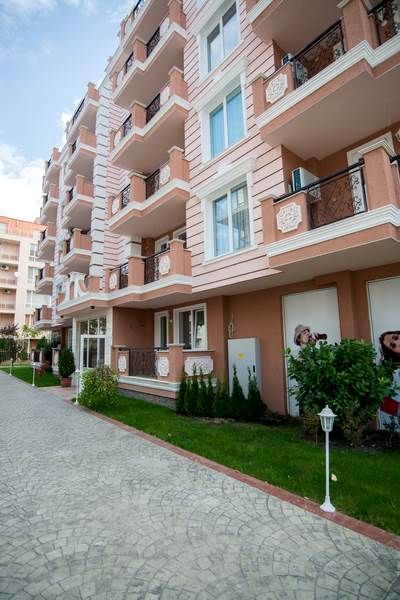 Luxury apartments close to the beach for sale in the resort Sunny Beach
