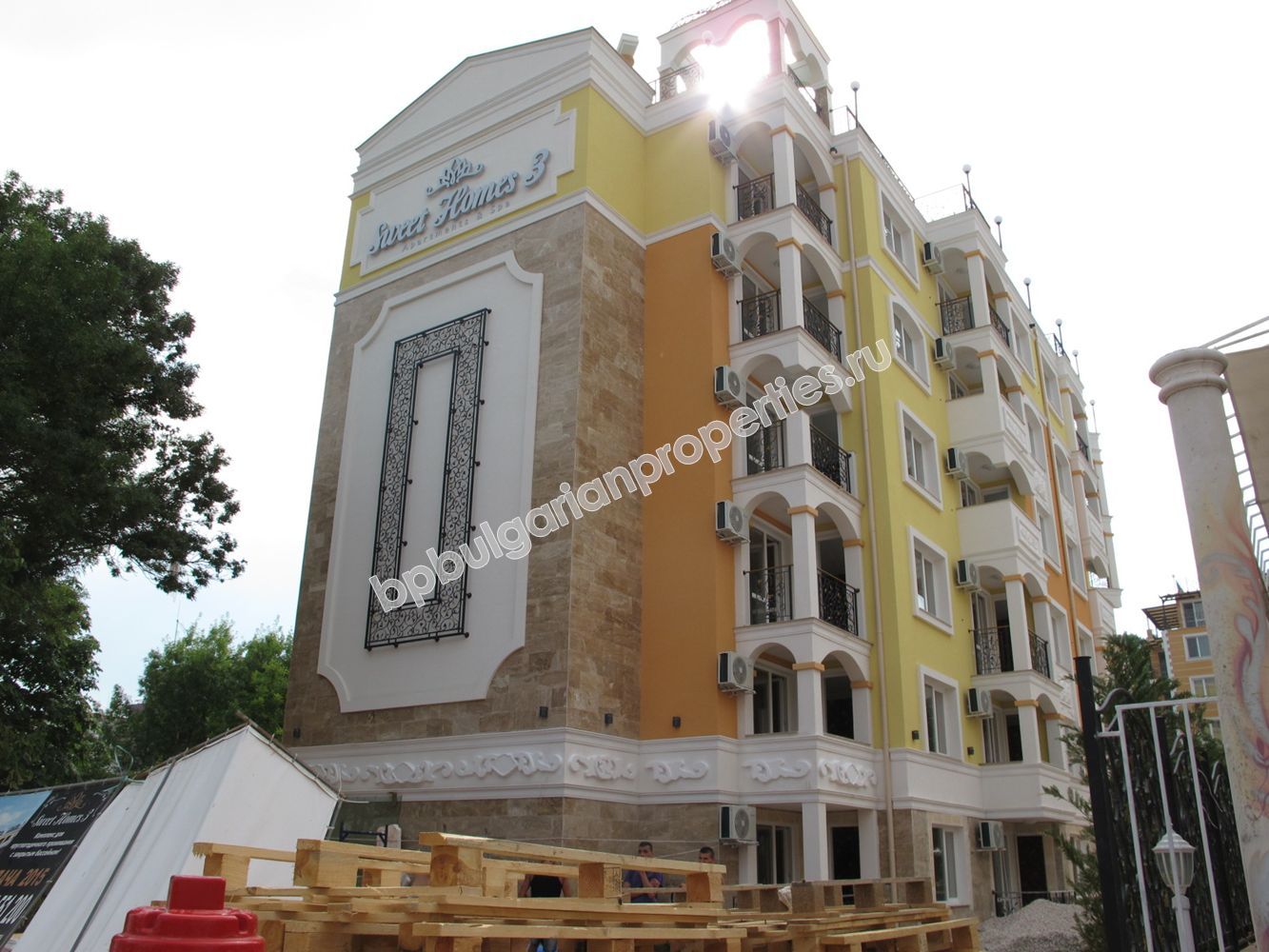 Luxury apartments for sale in the resort Sunny Beach Luxury apartments for sale in the resort Sunny Beach