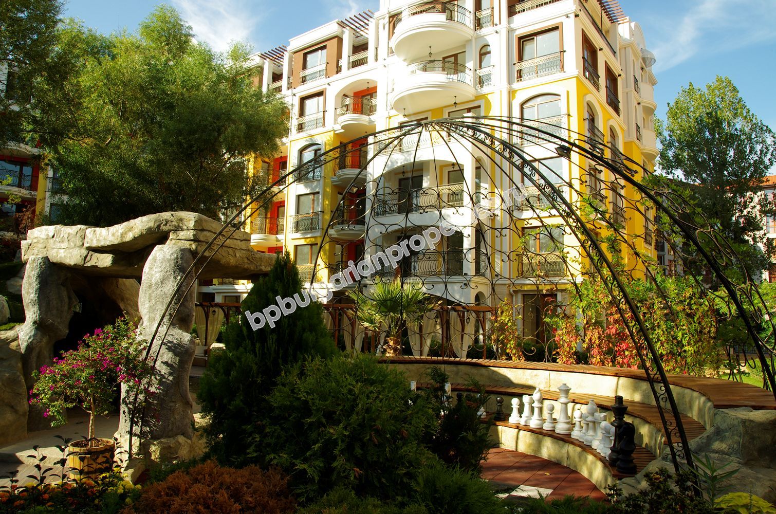 Luxury apartments close to the beach for sale in the resort Sunny Beach