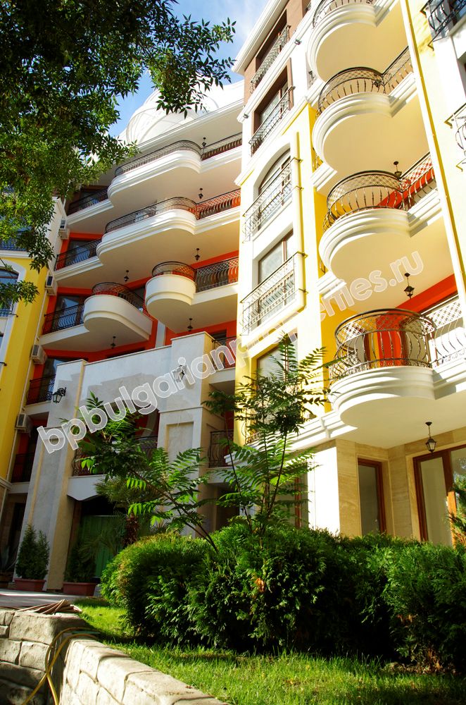 Luxury apartments close to the beach for sale in the resort Sunny Beach