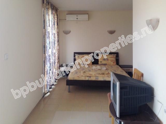 Studio for sale on the first line to the sea in the resort Sunny Beach