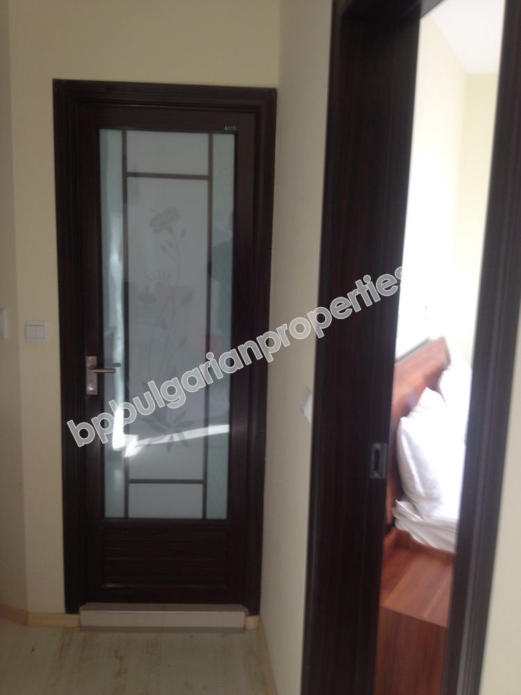 Apartments for sale in a new beachfront complex in the resort Sinemorets