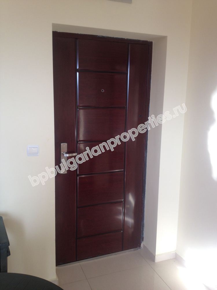 Apartments for sale in a new beachfront complex in the resort Sinemorets